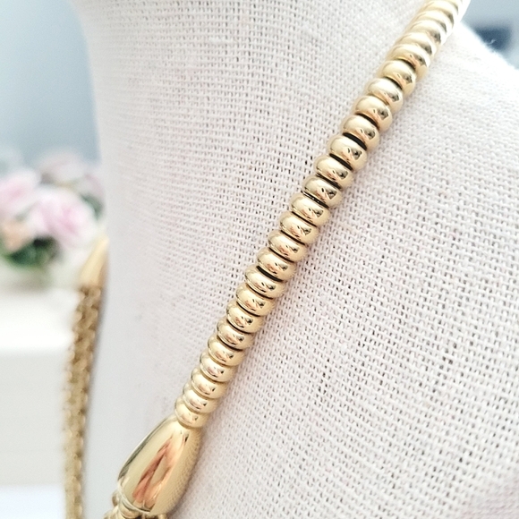 VINTAGE Monet multi-strand bib gold tone necklace - Picture 6 of 7